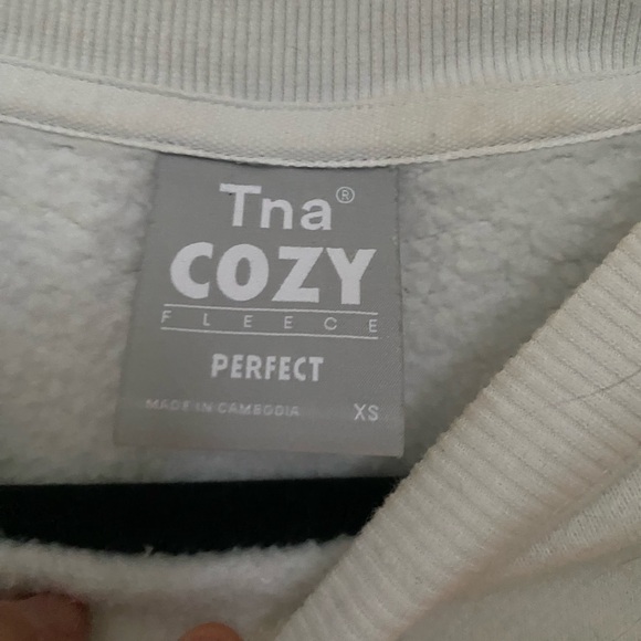 TNA White crew neck sweatshirt #sweaterweather - Picture 2 of 4